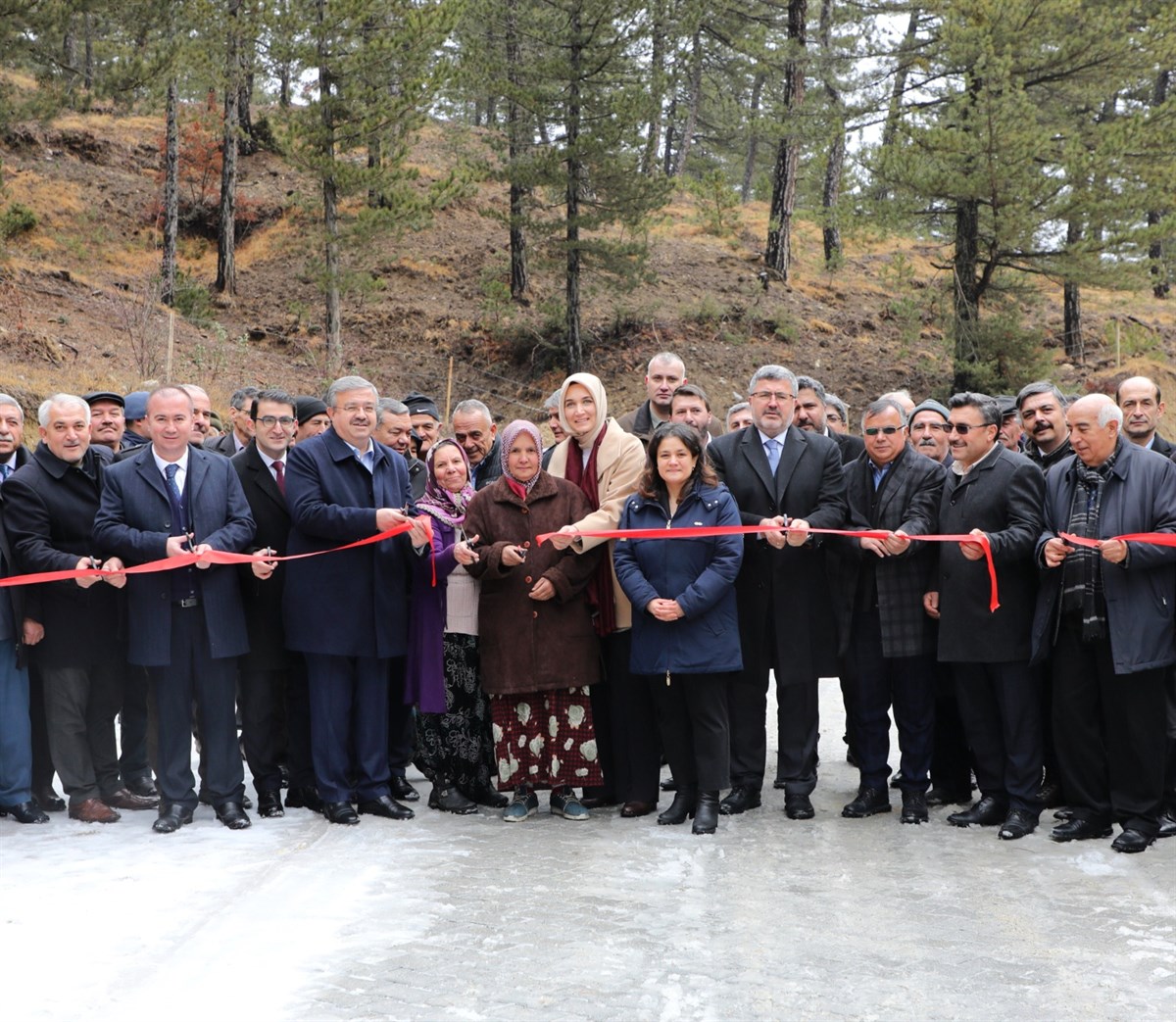 Sinanpaşa Bağlantı Yolu Açılışı Gerçekleştirildi